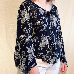 Blus Ralph Lauren - Fin topp/blus från Ralph Lauren. Luftigt tyg. XS men passar även S