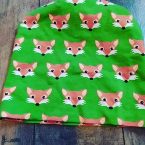 Snyggaste mössan ca strl 1-2år - Jättefint skick, såå fint tyg! Ca strl 1-2 år.