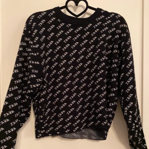 Zara tröja - Kund står för frakt!! 63kr