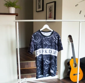  - Thfkdlf tröja. Helt slutsåld. Använd ett fåtal gånger, fortfarande i väldigt bra skick.