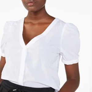 söt blus - jättefint skick, använd två gånger. strl xs💗 kan mötas upp på söder eller frakta 