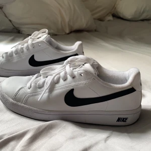 Nike - Oanvända Nike skor och har tycär inte kommit till användning✨ BUDA då det flera som är intresserade