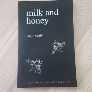Milk and honey - Rupi Kaur - SÄNKED PRIS!! Milk and honey på engelska. Köpte den för några år sedan från London för 130 kr. Inga skador, men ser inte helt ny ut heller :) Köparen står för frakten, 42kr!! Skriv om ni har några frågor♡ OBS.tar bara swish!!!!! PRISET KAN DISKUTERAS💓