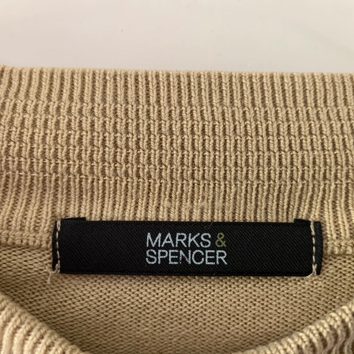 Beige tröja från marks & spencers - 91