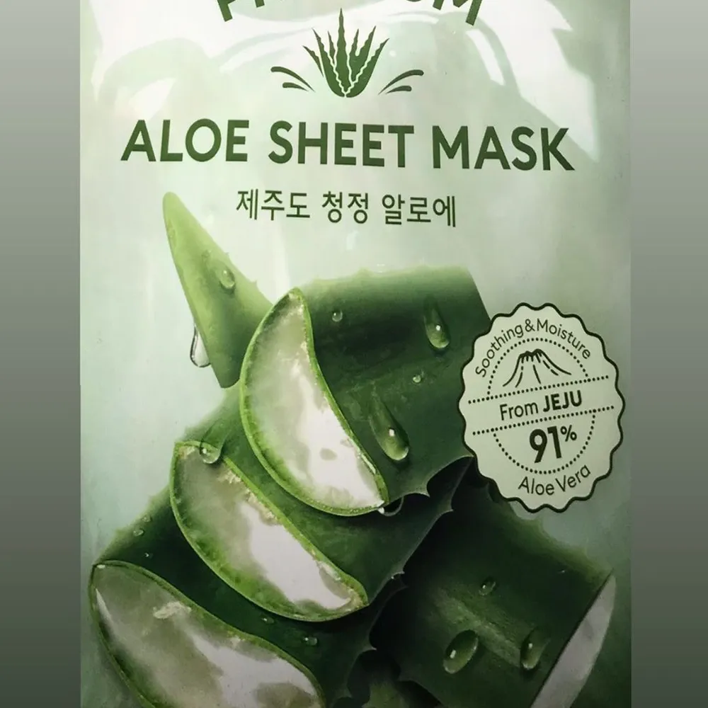 Säljer flera olika typer av korean sheet masks. Köpta i korea 1 för 50kr alt 5 för 200. Mixa hur ni vill. Kan fraktas. Dma för fler frågor. . Övrigt.