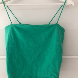 Linne - Fint linne från Gina, säljer då den inte kommer till användning💚💚 strl M men liten i storleken