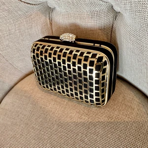 Tiamo Aftonväska - Perfekt att hålla i handen om man inte vill ha en stor väska med dig ut. Som ny! 