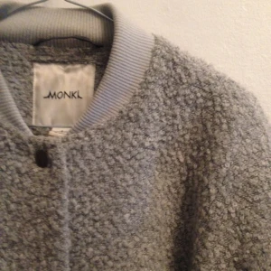  - I storlek S men oversize, sjukt snygg på 