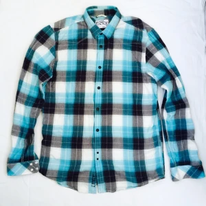  - Levi's Herrskjorta, 100% bomull, bra kvalité!