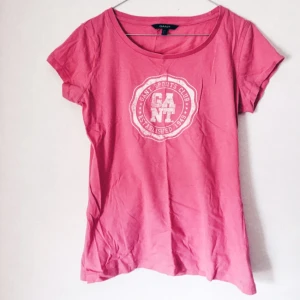  - Tröja från Gant, liten i modellen så jag har L men den är mer M. Använd två gånger. 