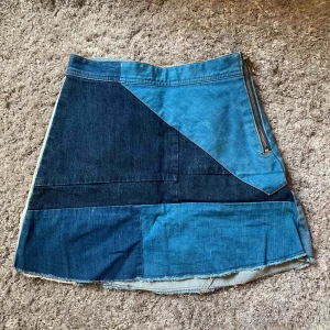  - Svin ball jeanskjol, frakt är inkluderat i priset!