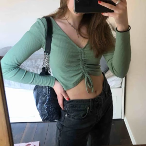  - Superfin tröja tröja från Monki! Säljer pga den inte är min stil längre Kan mötas upp i Stockholm och frakta😊