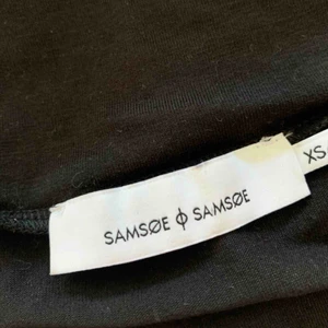  - Polo klänning i svart (sista bilden är den mörkgråa). Men första är den svarta. Bomull klänning i stretch material! 