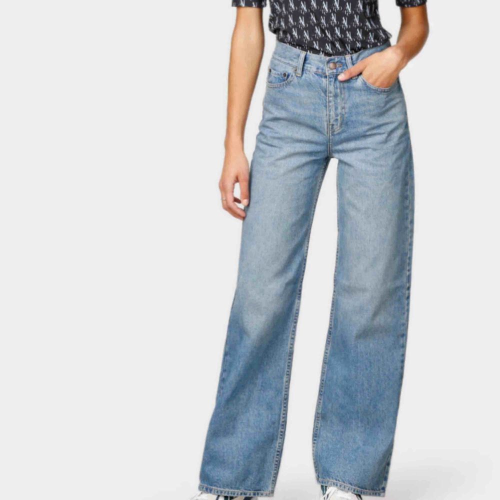 Snygga junkyard jeans i storlek 27, knappt använda. Orginalpris 599kr Kan skicka mer bilder om du är intresserad . Jeans & Byxor.