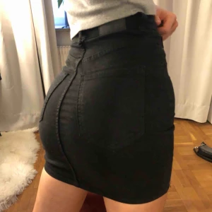  - Svart kjol 
