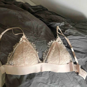  - Fin knappt använd Bralette från Lindex Ella M. 