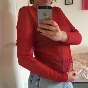  - Cool, transparent tröja från monki. Använd men i gott skick. Kan mötas i Malmö eller Gbg, annars står köparen för frakten.