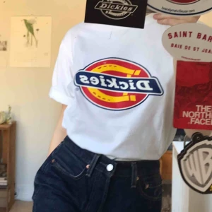  - Super fint skick, Frakt tillkommer, betalning sker via swish💕 bara att skicka ett meddelande vid frågor/om du vill ha fler bilder mm🥳 går alltid att pruta 