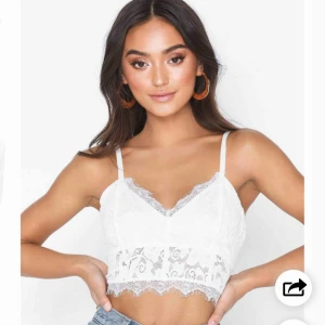  - Spets linne ifrån Nelly, kort i modellen, säljer på grund av att jag inte fått den till användning. Lapp finns kvar