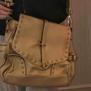  - Säljer en helt ny väska från encanto da vida, såklart äkta! Lappen finns även kvar, möts upp i Göteborg eller står köparen för frakt 