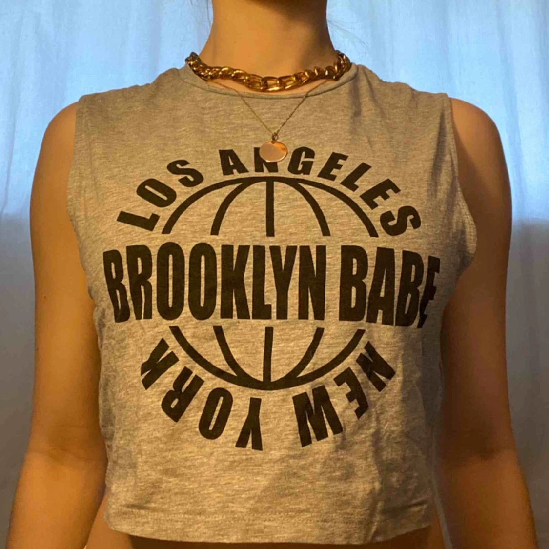 Croppat linne med tryck