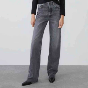  - Av någon anledning funkar det inte längre att kommentera på förra annonsen så fortsätt buda här. Högsta budet är på 690kr. Budgivningen avslutas ikväll! 