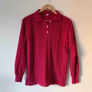  - Köpt second hand. Står storlek L men är som en S. Frakt tillkommer. 