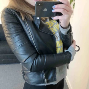  - En skön Skinnjacka från lager 157, 250 + frakt Kan sänka pris vid snabb deal