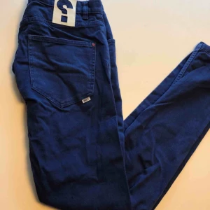  - Sweet sk8 Byxor i fint skick knappt använda stl 28/32
