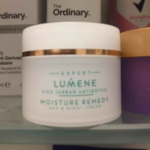  - En dag/natt kräm som återfuktar på djupet. Endast testad. Frakt tillkommer 📦