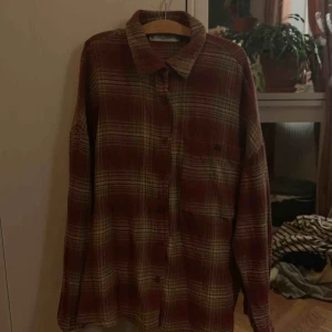  - XXS/XS, om du bor i sthlm kan vi mötas i TC om ni är intresserade annars står kunden för frakten 