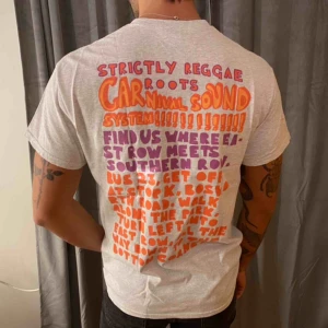  - Säljer denna t-shirt från crooked tongues. Den är i mycket fint skick!🪐