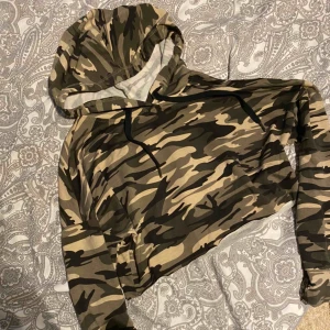  - Militär hoodie Storlek S Oanvänd 