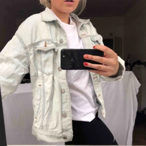 - Skit snygg jeansjacka från pull & bear, 400kr
