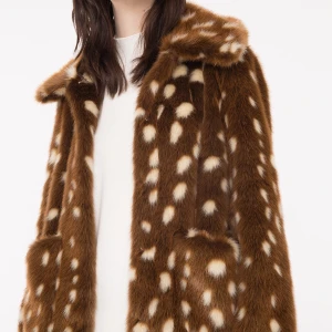 Fuskpäls från JAKKE  - Fuskpäls från Jakke i storlek 36, knappt använd! Nypris 2500. Hämtas på Södermalm i Stockholm. 