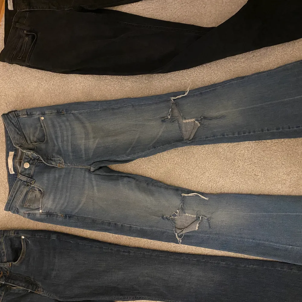 Snygga ljusblå bootcut i stl 34💘. Jeans & Byxor.