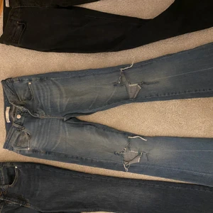 Zara bootcut ljusblå - Snygga ljusblå bootcut i stl 34💘