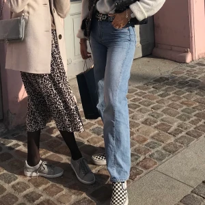 Weekday Ace Jeans - Säljer dessa ljusblå Ace-jeansen pga använder inte längre. Ganska använda men fint skick fortfarande. 