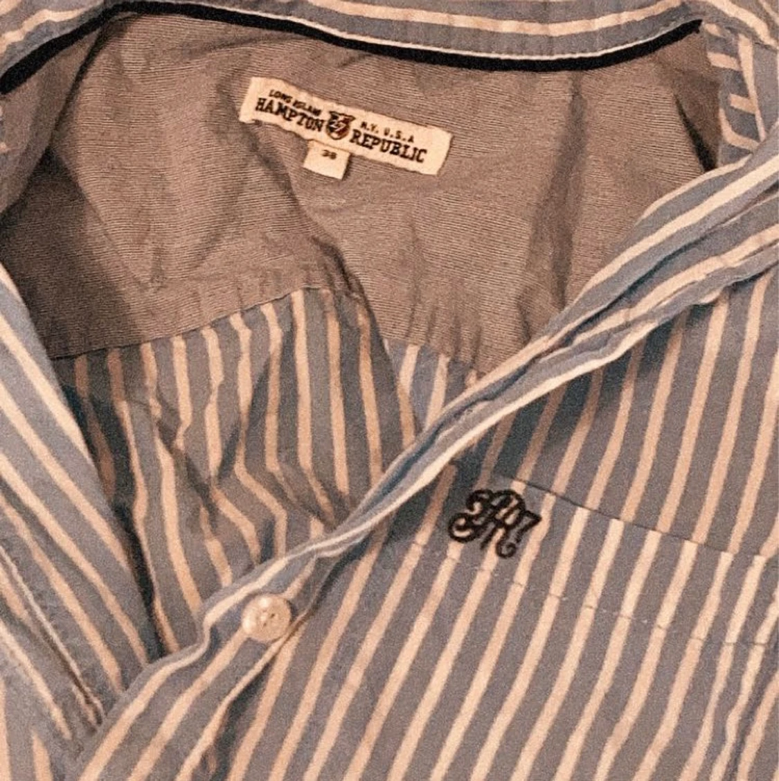 Blå-vit randig skjorta - 91