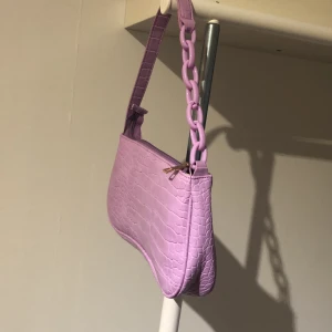 Snygg väska - Grymt snygg väska från Shein i bra kvalitet😇 Helt oanvänd🤓❤️