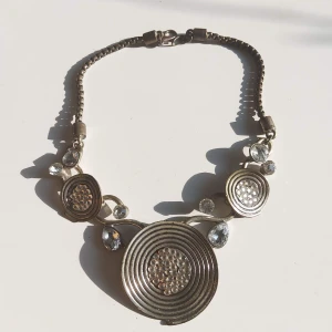 Halsband - Jätte fint halsband ,använd 2 gånger.