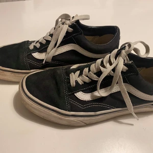 Vans strl 38 - Storlek 38 200kr plus frakt 63kr.Se även mina andra auktioner. Samfraktar om du köper mer