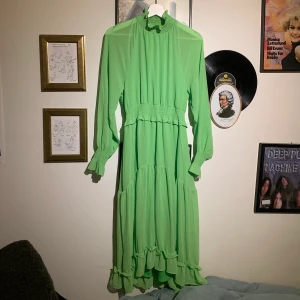 Klänning - SÅ COOL klänning!! Lite 70tals vibe. Storlek s 🤩