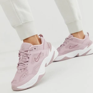 Nike M2K tekno - Suuuperfina Nike sneackers. Färg: plum chalk. Nytt skick😍