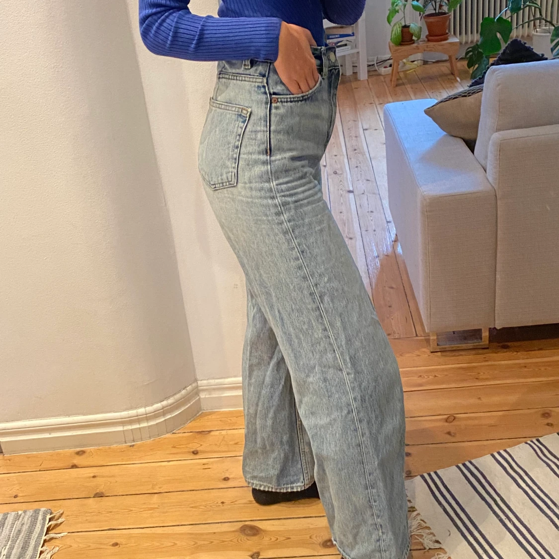 Weekday Ace 25/30 - 90