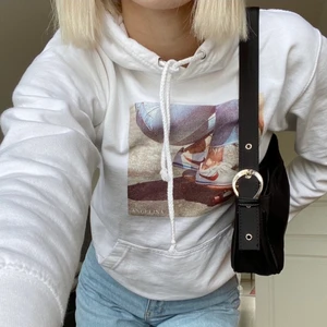 hoodie - säljer denna fina hoodie som tyvärr inte kommer till användning 💕 stolek xs men passar även mig som har s💜⚡️😌🌸
