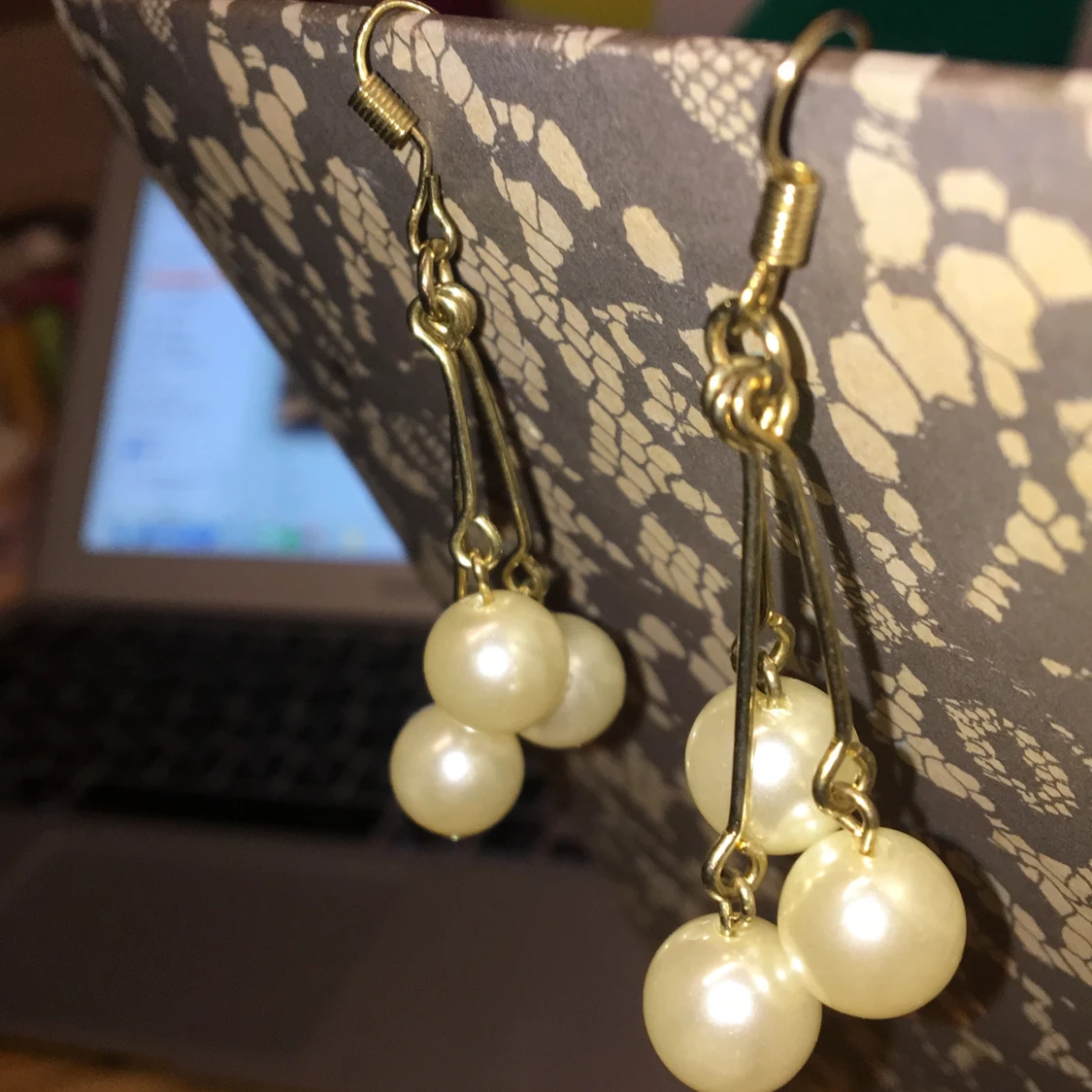 Guldfärgade örhängen  - 91