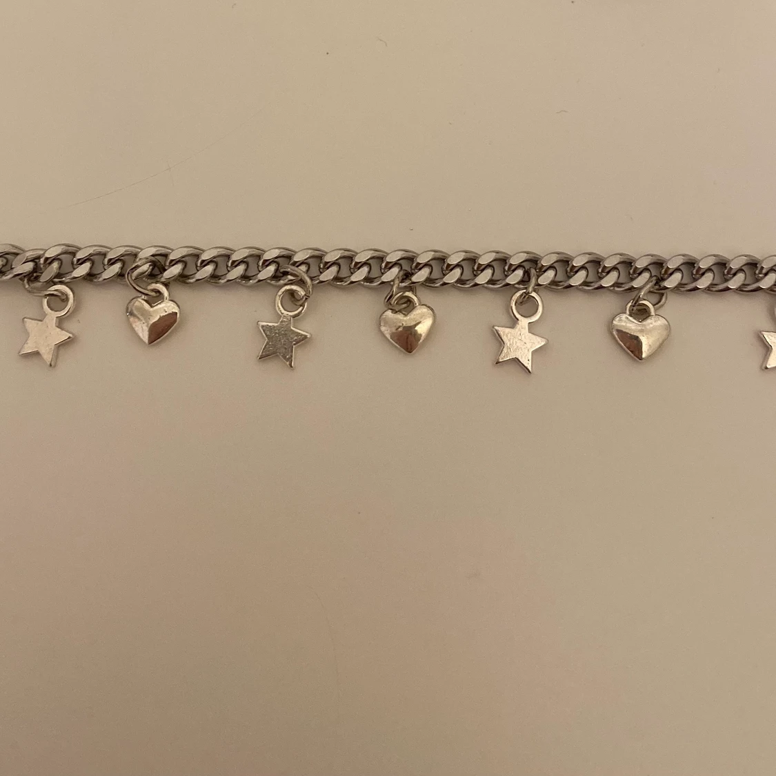 Silverhalsband med berlocker  - 90