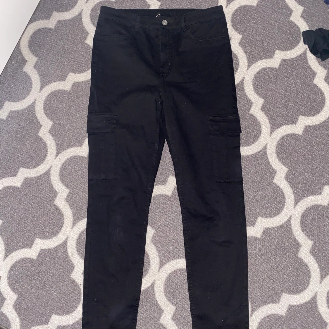 Cargo byxor från H&M i storlek 42