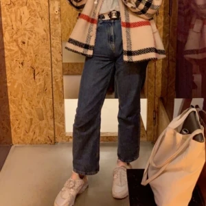 Voyage jeans  Weekday - storlek 29/28 i bra skick! nu är de för små för mig dock. säljer för 200!